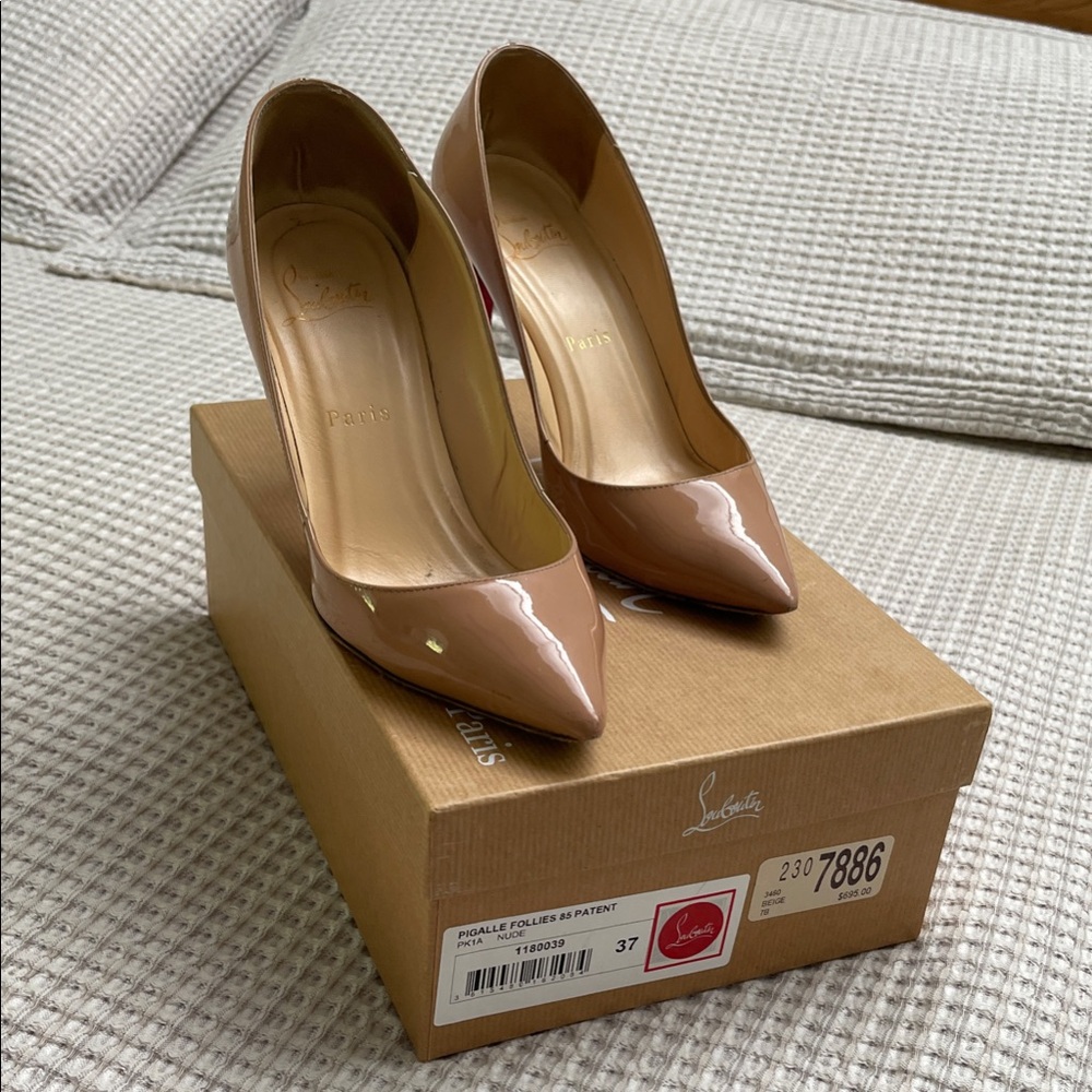 Christian Louboutin Women's nude  Patent Leather Heels. Pigalle Follies 85